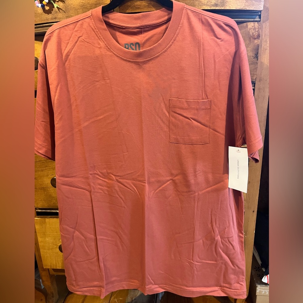 Urban Outfitters RSQ Pocket T-Shirt in Rust Orange Men’s Size Medium NWT